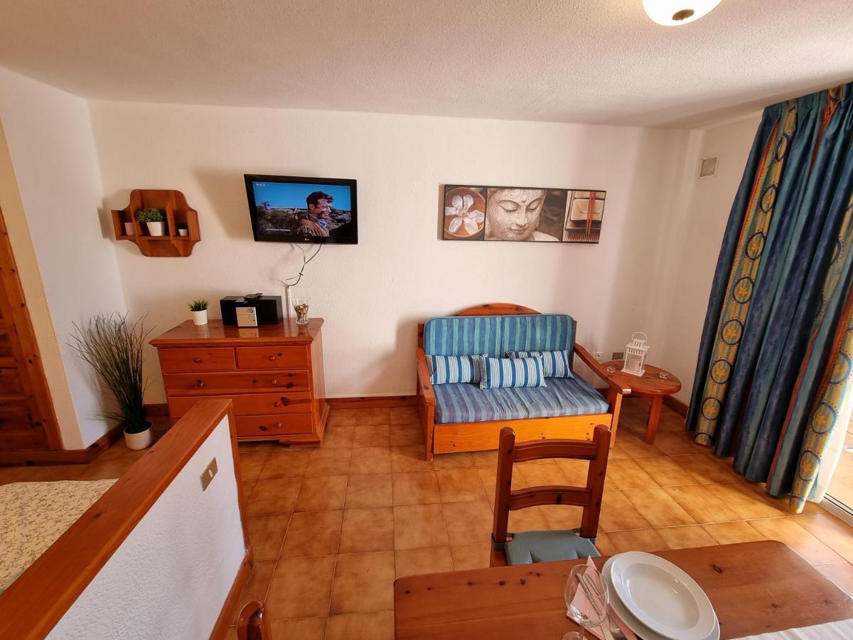 Studio Apartment No 1 Directly On The Beach And Sea, Terrace, Heated Pool, Wifi Плая-де-лас-Америкас Экстерьер фото