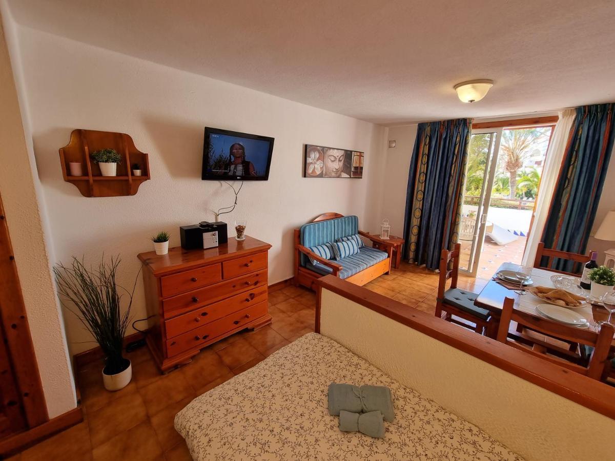 Studio Apartment No 1 Directly On The Beach And Sea, Terrace, Heated Pool, Wifi Плая-де-лас-Америкас Экстерьер фото